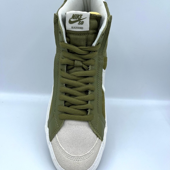 Nike Zoom Blazer Mid Premium Sneakers - Picture 10 of 15
